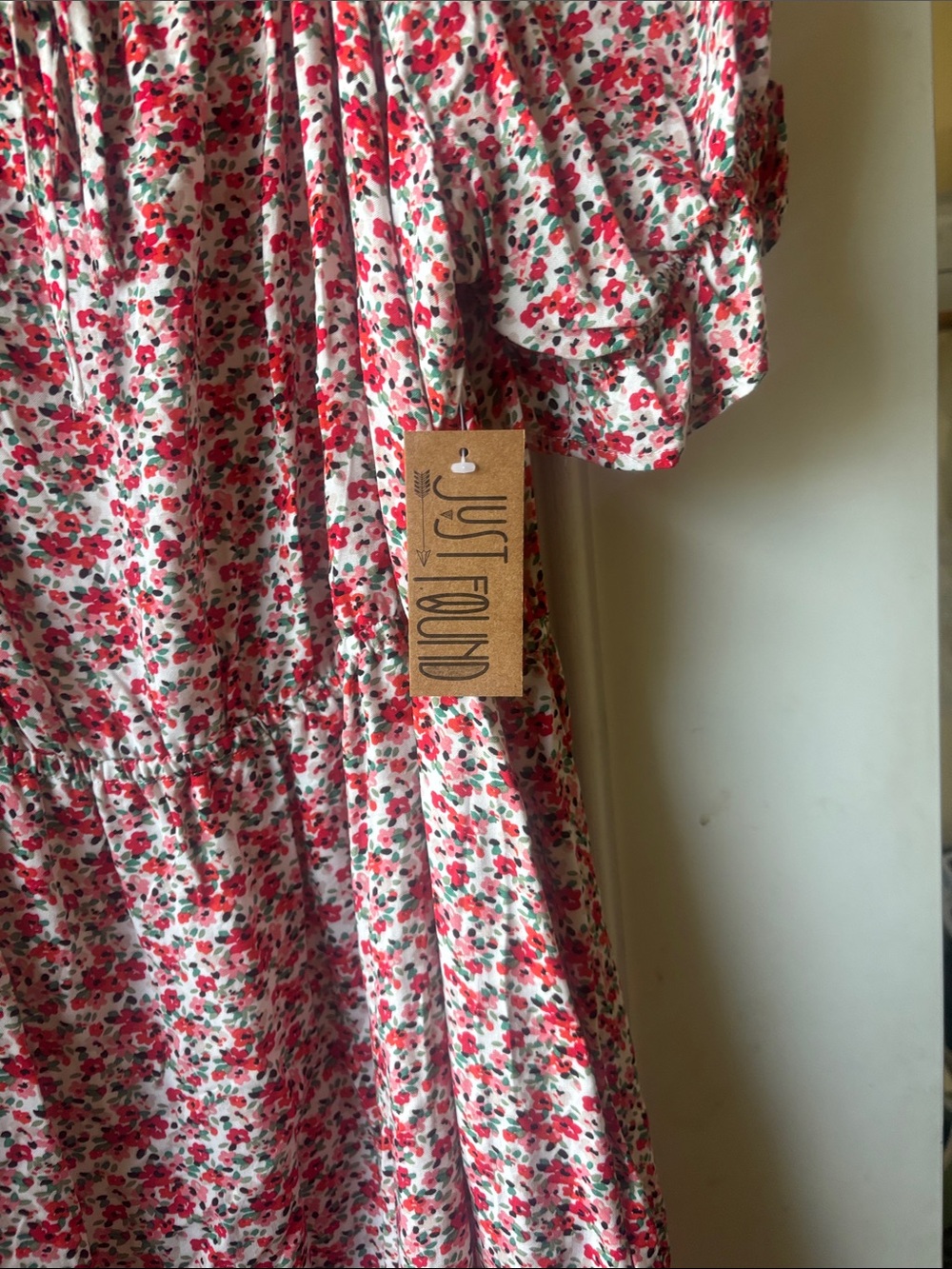 Red Floral Puff Sleeve Dress - Picture 3 of 4